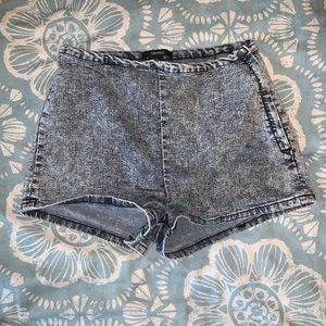 H&M high waisted distressed jean shorts